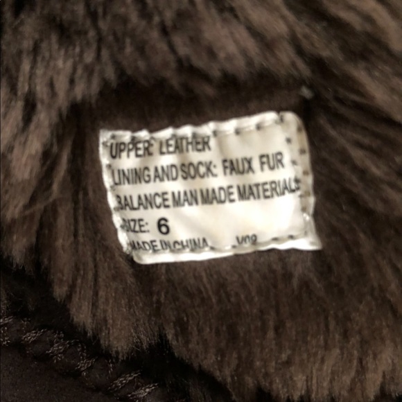 Encanto Faux Fur lined Boots with Side Buttons - Picture 7 of 8